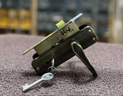 DOOR HANDLE LOCK CL 556