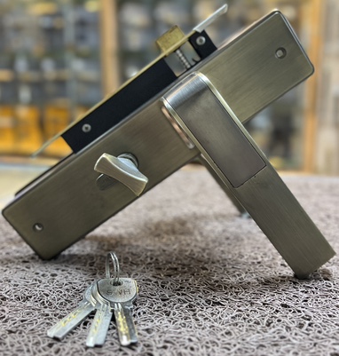 HANDLE DOOR LOCK 828 MAB/MTB