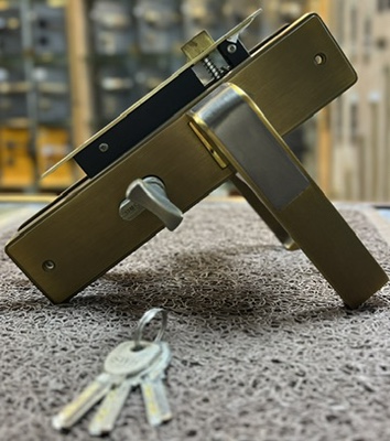 HANDLE DOOR LOCK 828 MAE/MTB