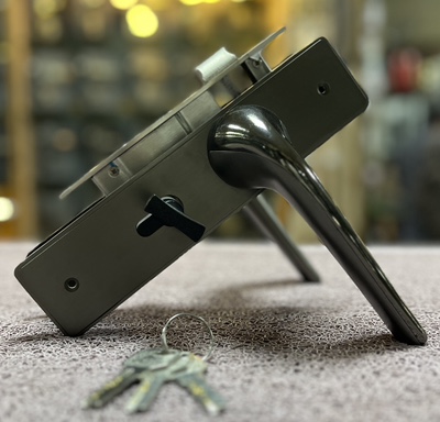 HANDLE DOOR LOCK 328M MBT/BN