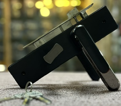 HANDLE DOOR LOCK 335 MBLK/SBLK